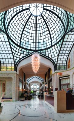 thiet-ke-noi-that-sanh-khach-san